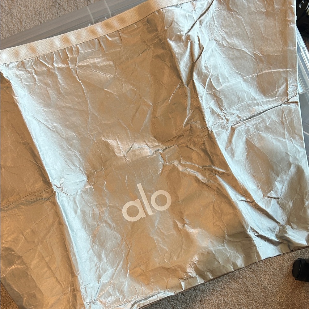 Alo Keep it Dry foil fitness Bag